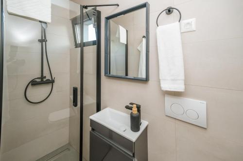 LuxStay Apartments APT2 - Private Parking