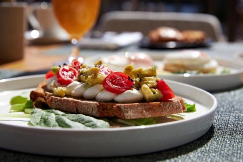 Jídlo v hotelu nebo okolí