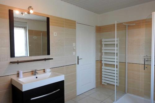 Koupelna v ubytování Le paradis des abeilles