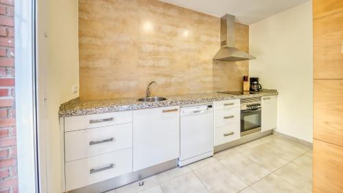 Køkken eller tekøkken på Costacabana - Villa Lloret