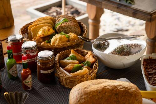 Comida en o cerca de este lodge