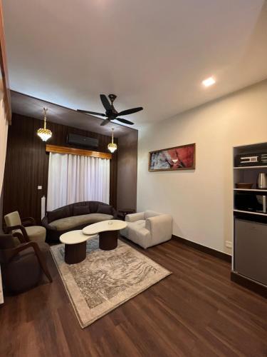 Η κουζίνα ή μικρή κουζίνα στο The R Hotel Islamabad