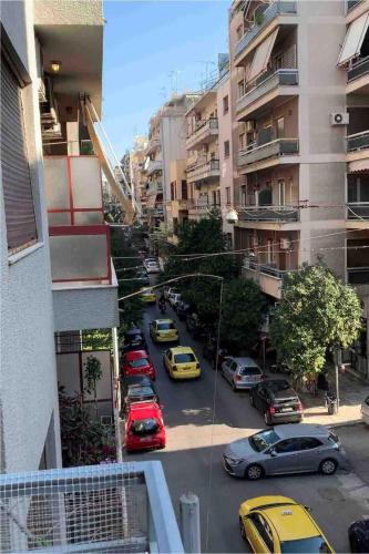 Athenian sunlit central flat!