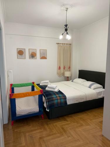 Athenian sunlit central flat!