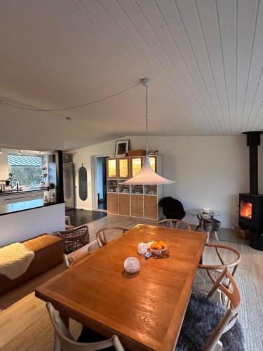 Χώρος καθιστικού στο Stylish and peaceful seaside home near it all