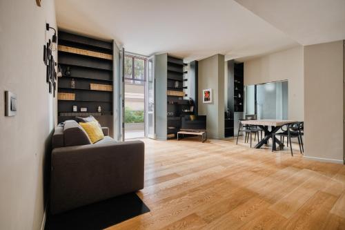 Hostmate - Milano - Solari