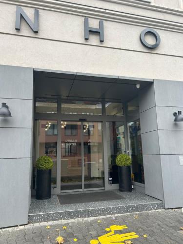 URBAN HOTEL — Property building
