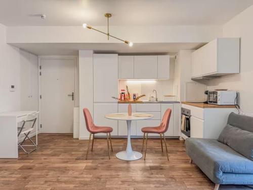 Η κουζίνα ή μικρή κουζίνα στο Cosy Studio confortable près de Paris à Fontenay-sous-Bois