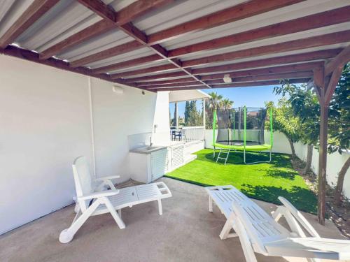 Iria Family Villas - Kid Friendly, Walk to The Beach