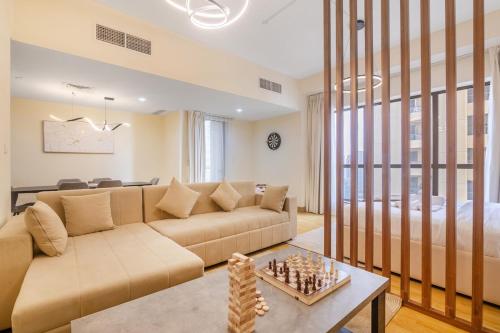 2BR Beach Side Lux JBR Retreat - Luxury Pool - Bahar 2002