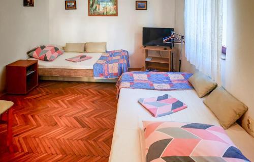 Pet Friendly Apartment In Vodice With Wifi