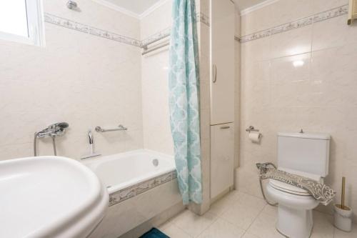 The White Marble Luxury City Apt