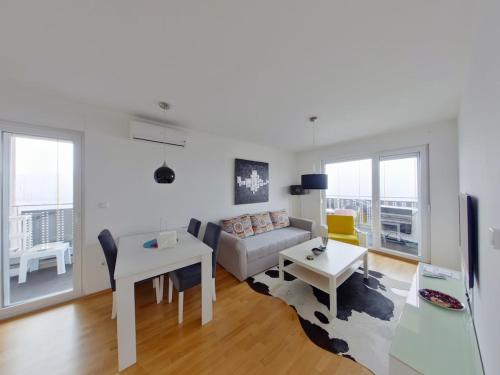 Ένα ή περισσότερα κρεβάτια σε δωμάτιο στο Stan na dan, naselje Miljacka, Otoka