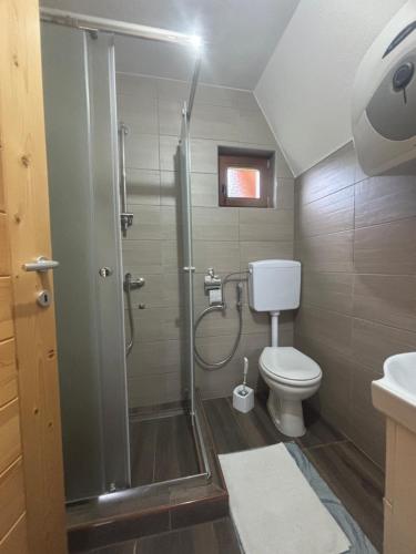 Koupelna v ubytování Bungalow Jajce 1