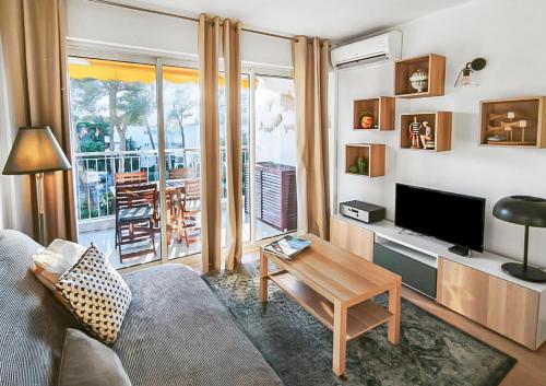 Appart moderne, piscine, parking proche des plages