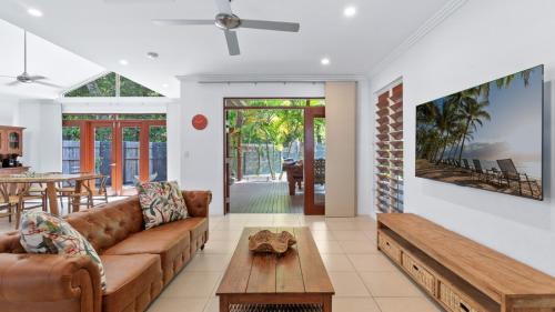 Khu vực ghế ngồi tại Seclusion Pavilions at Palm Cove