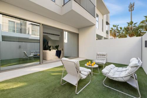 Family 4BR Villa | PS5 & Garden | New Community