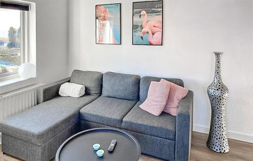 Khu vực ghế ngồi tại 1 Bedroom Beautiful Apartment In Varde