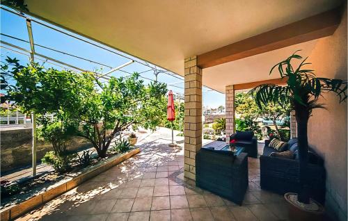 Lovely Apartment In Podstrana With Wifi
