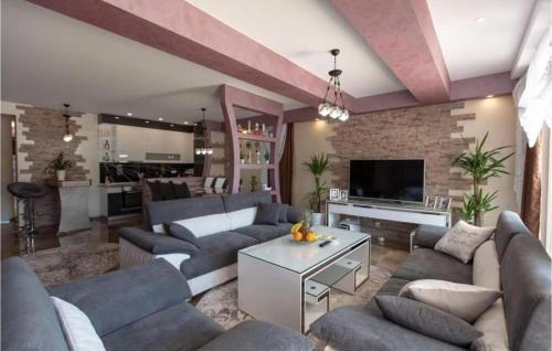 Cozy Apartment In Vodice