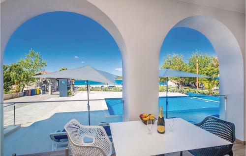 Swimmingpoolen hos eller tæt på Awesome Apartment In Punat With Wifi