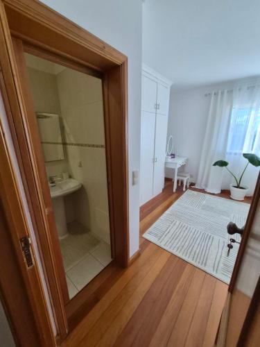 Ένα μπάνιο στο LandS