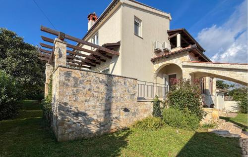 Awesome Home In Liznjan