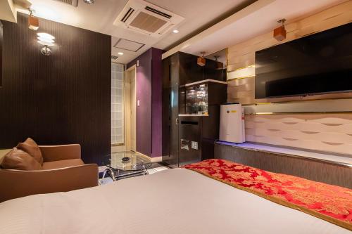 Charme Hotel, Romantic Hideaway in Central Tokyo