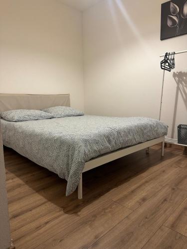 Christmas Market Cozy 1 bedroom and 1 convertible