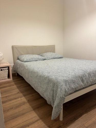 Christmas Market Cozy 1 bedroom and 1 convertible