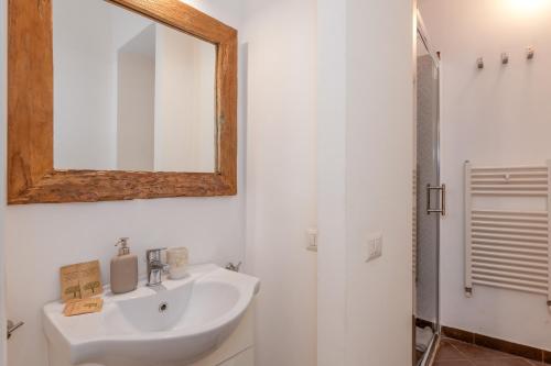 Modern one-bedroom flat near Corso Como