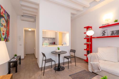 Modern one-bedroom flat near Corso Como