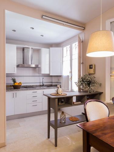 Lirio de Sevilla Apartment with a pool in the old town