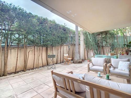 Galeriebild der Unterkunft Beautiful 36m2 studio apartment & 50m2 terrace in Cannes