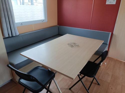 Φωτογραφία από το άλμπουμ του PuyduFou Mobil Home F4 Clim, FULL CONFORT 6pers 3ch σε La Boissière-de-Montaigu