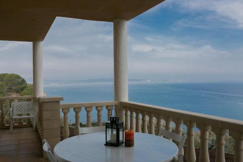 3 bedroom apartment w sea views in Aiguafreda Begur H25