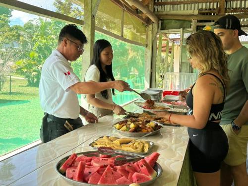 Jídlo v hostelu nebo okolí