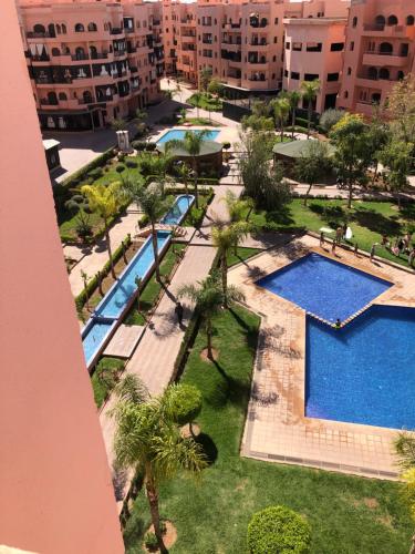 Swimmingpoolen hos eller tæt på Belle résidence avec piscine à Marrakech
