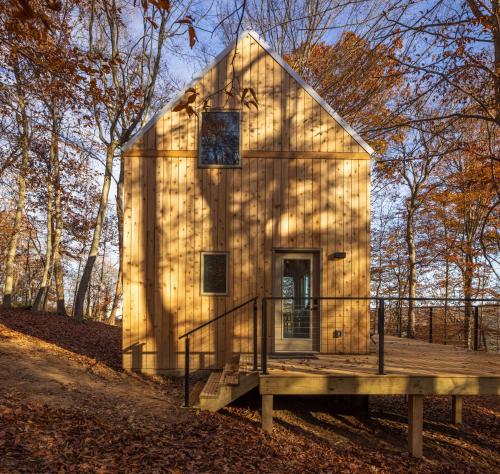 Το κτήριο όπου στεγάζεται  η παραθεριστική κατοικία