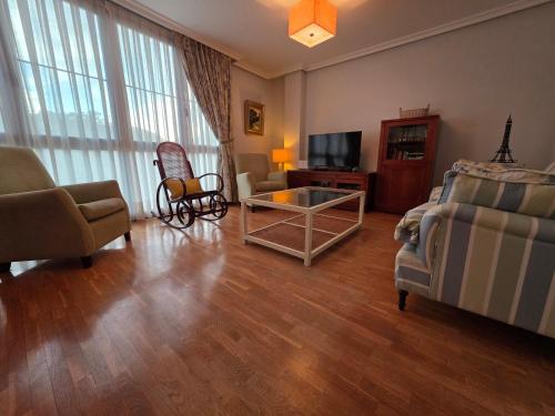 Apto céntrico en Llanes 15A06 by R2R Consulting