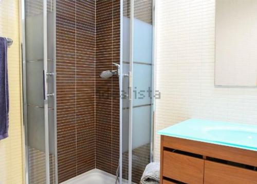 Et badeværelse på Apartamento MARINA RESIDENCE