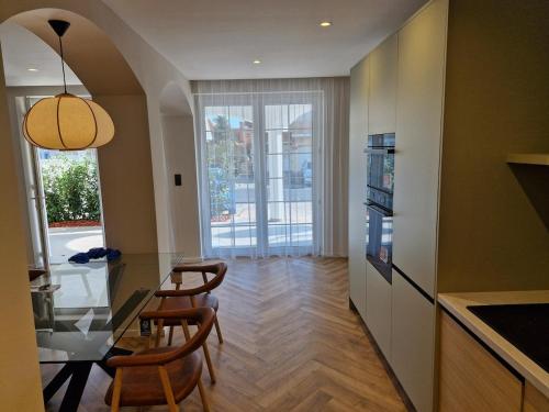 Η κουζίνα ή μικρή κουζίνα στο Hévíz Luxury by STN