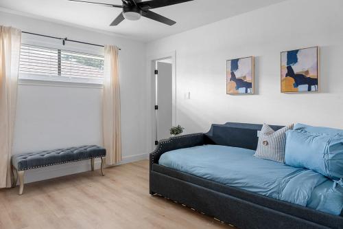 Et opholdsområde på Plano Comfort with 4 Bedrooms