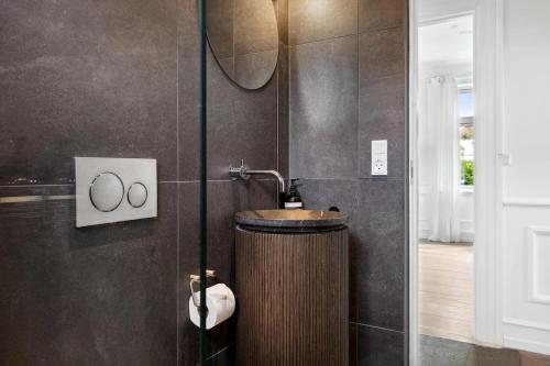 Ένα μπάνιο στο Villa in the Heart of Aarhus