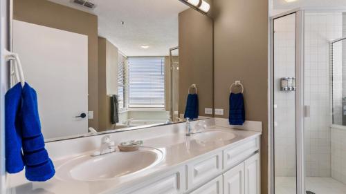 Koupelna v ubytování Relaxing beachfront retreat