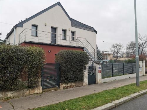 Large Apartment with terrace and big garden