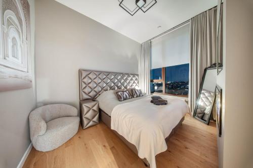 Postel nebo postele na pokoji v ubytování Sunset Penthouse Antwerp