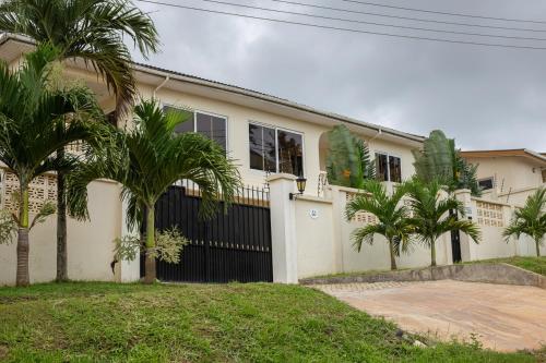 Το κτήριο όπου στεγάζεται  το διαμέρισμα