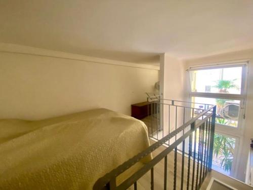 En eller flere senge i et værelse på Stunning breathtaking sea views !