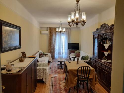 Quiet, fully refurbished apartment in Thessaloniki